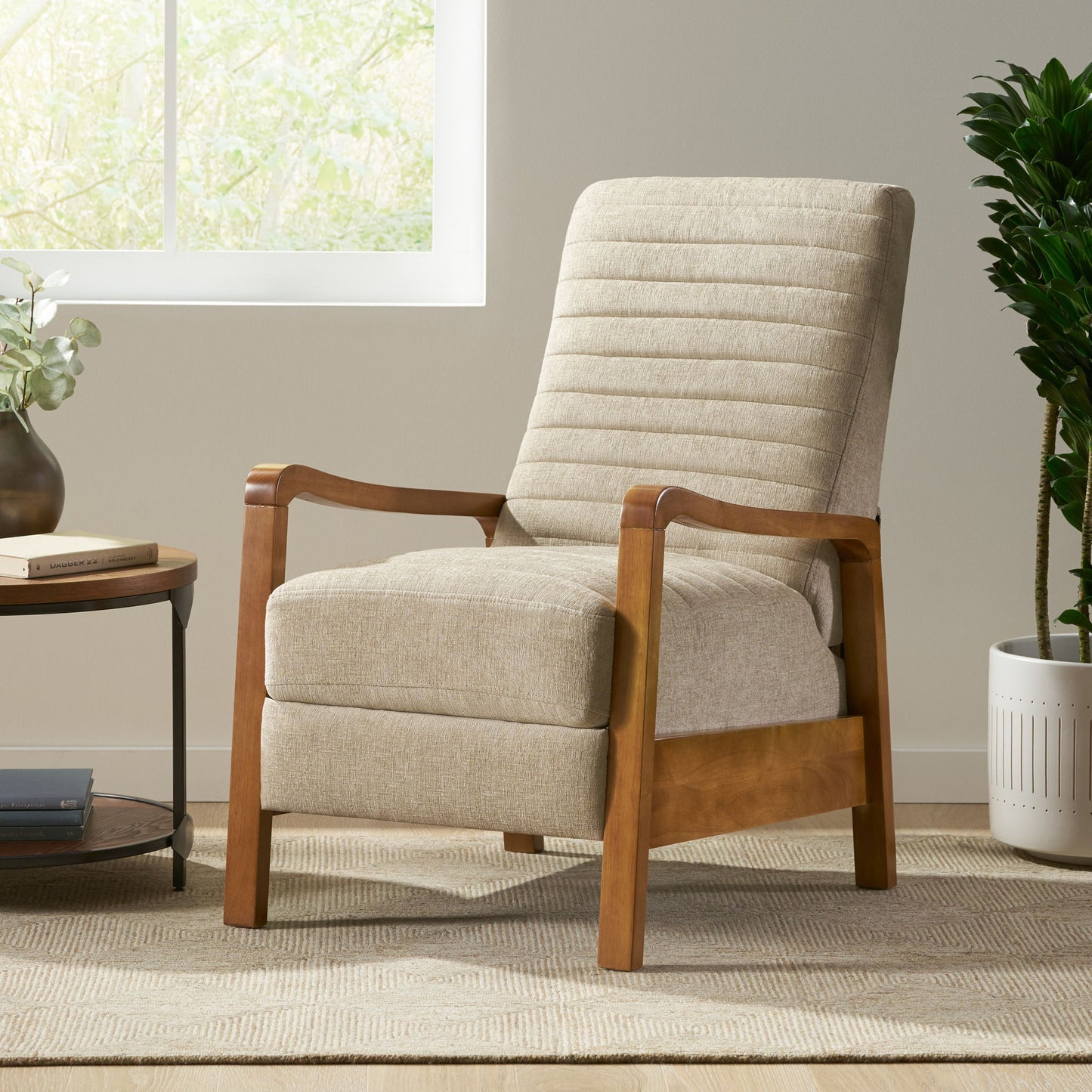 Contemporary Manual Club Recliner