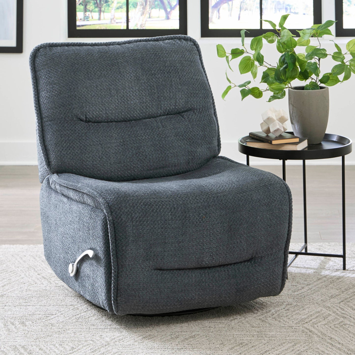 Leo - Armless Recliner