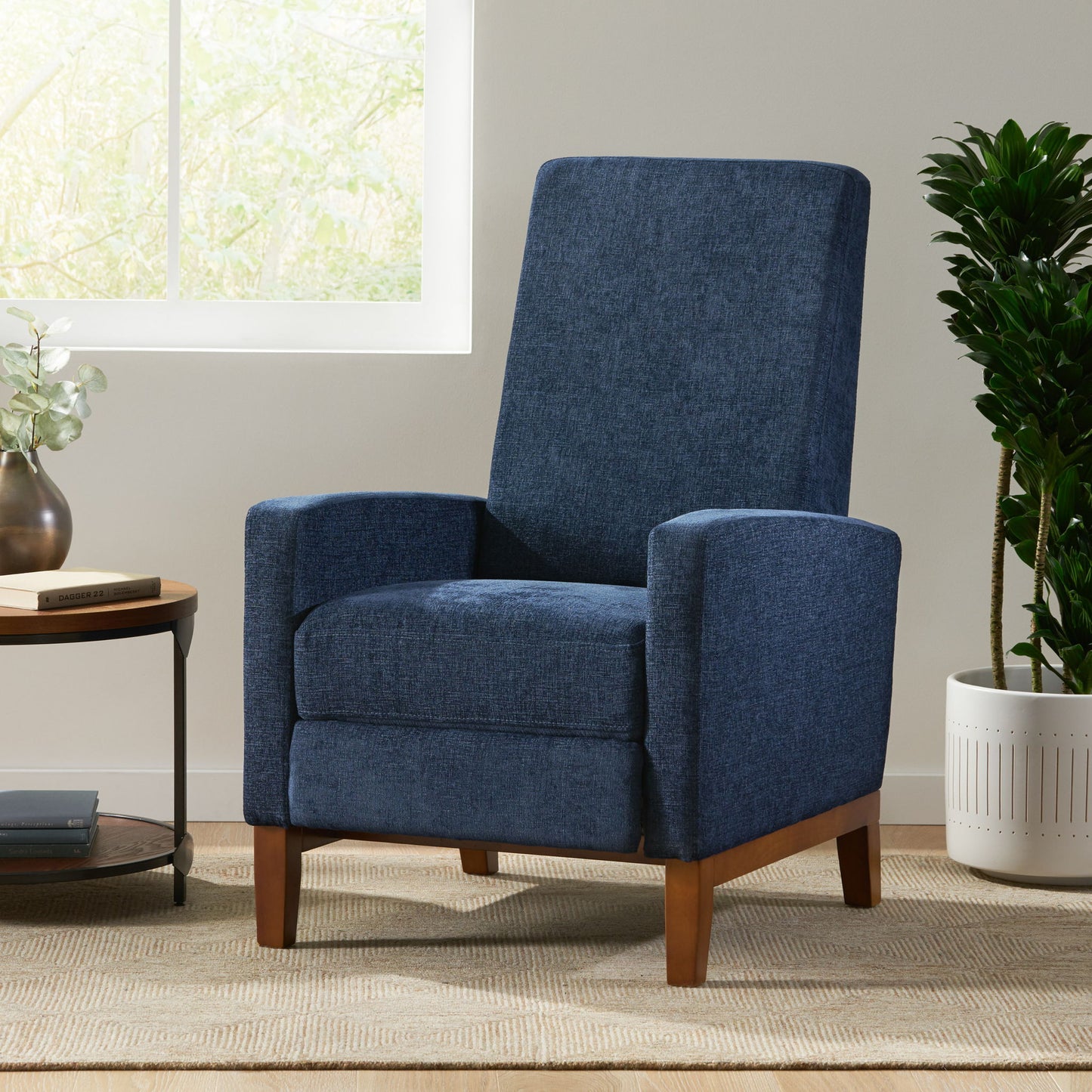 Contemporary Wide Manual Club Recliner
