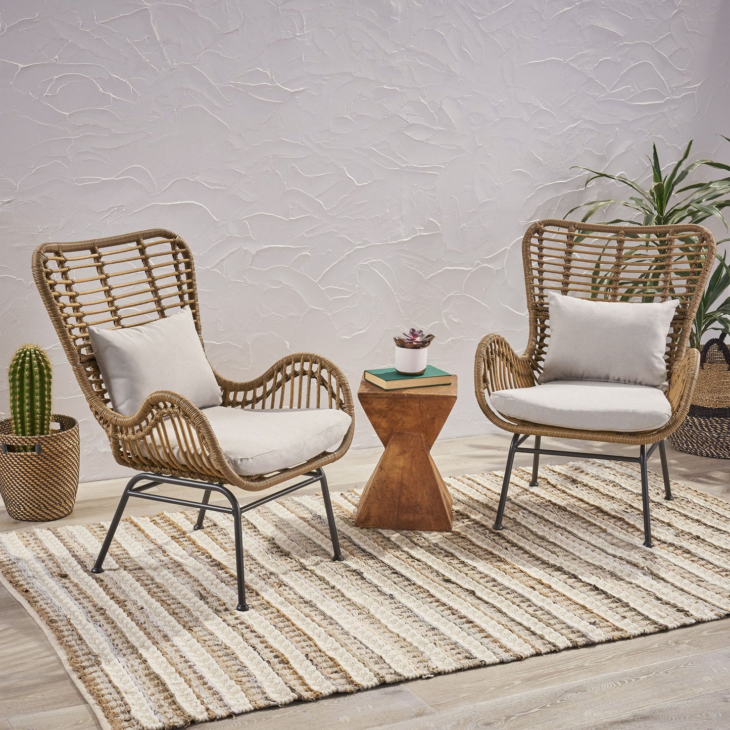 Modern Aesthetic Outdoor Rattan Accent Chair With Metal Legs