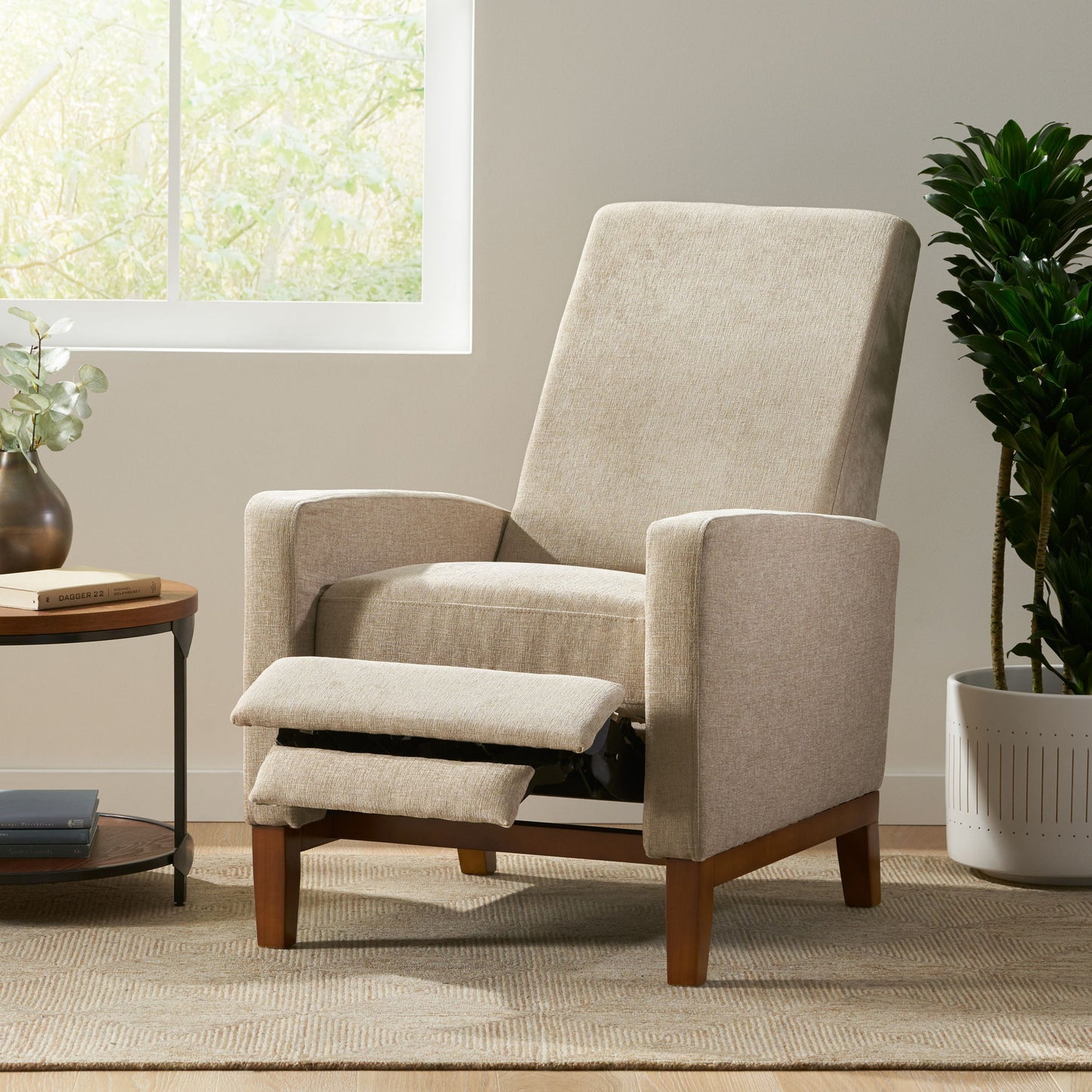 Contemporary Wide Manual Club Recliner