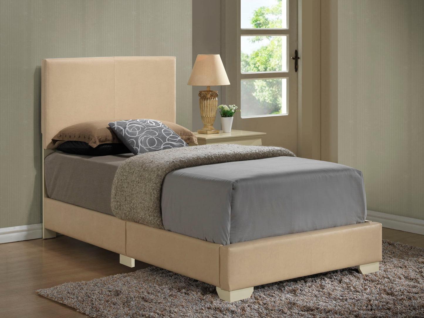 Elegant Platform Bed For Relaxed Spaces