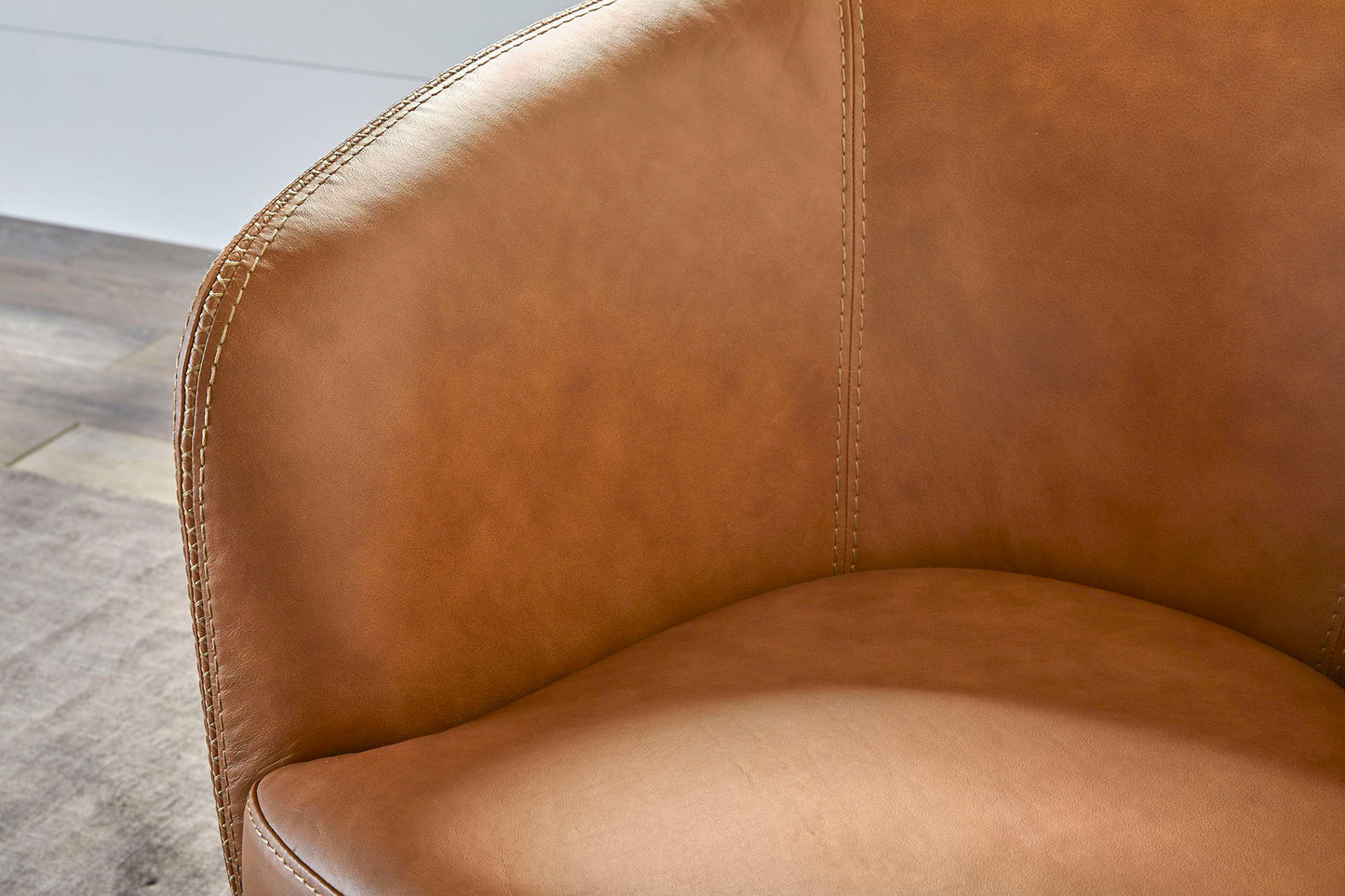 Barolo - Swivel Club Chair