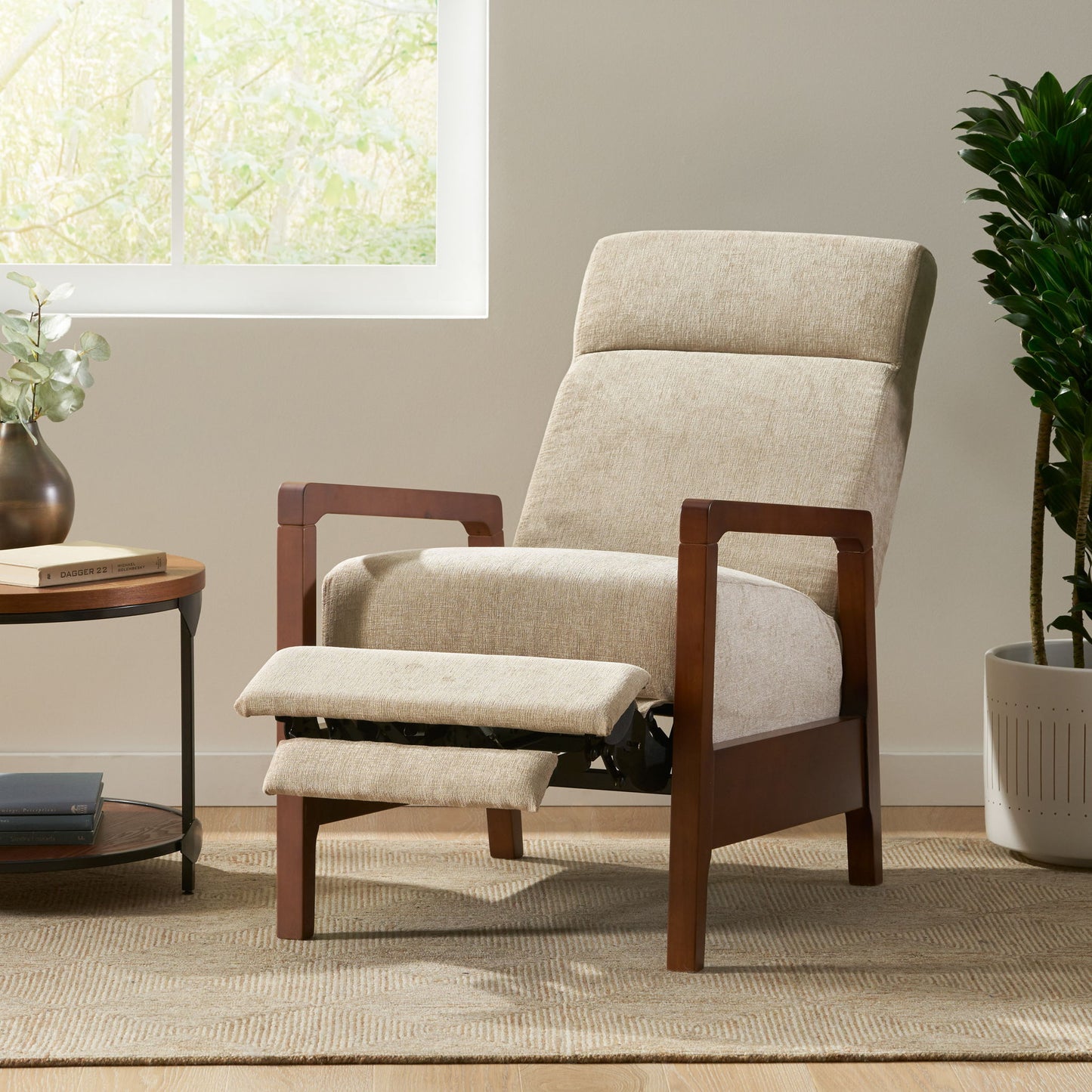 Contemporary Wide Hand Manual Club Recliner